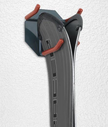 Držák lyží na zeď COMPASS XC-80020 na 1 pár